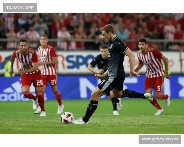 勒沃库森客场战平奥林匹亚科斯，格里马尔多角球助攻希克破门